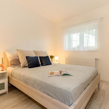 Apartmany Jedovary Trhové Sviny エクステリア 写真